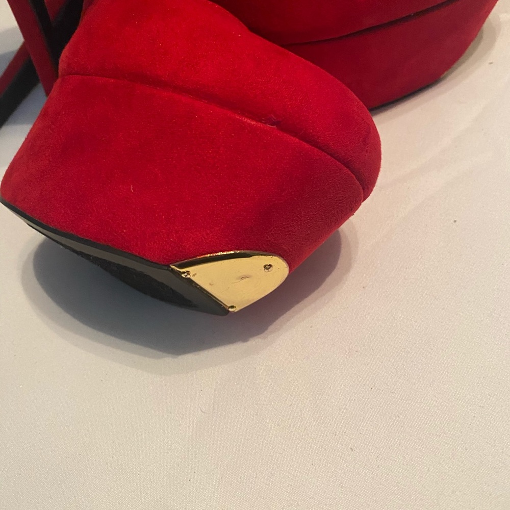 Platform Heels - Picture 2 of 8